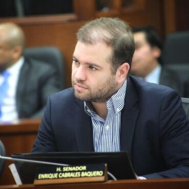 Senador Enrique Cabrales exige Consejo de Seguridad urgente para Mompox tras amenazas de grupo armado